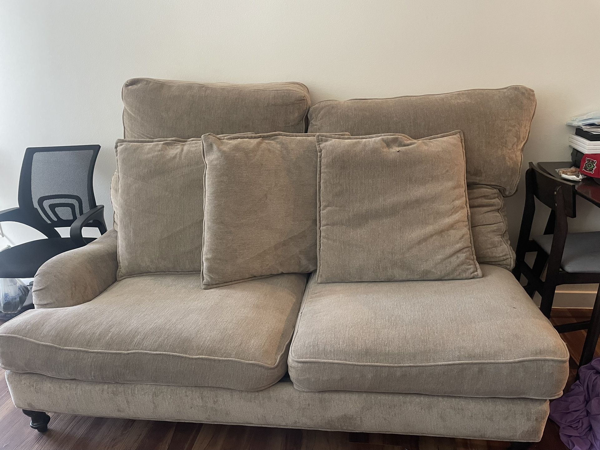 Couch,chair,TV