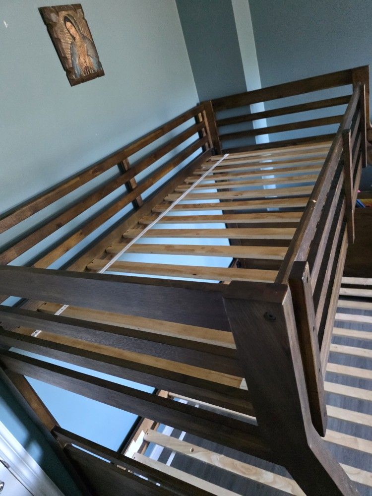 Chadwick Bunk Bed Twin/Full