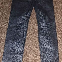 Grane size 9 grey animal print skinny straight leg pants