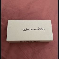 Bran New Ray-Ban Meta - Wayfarer glasses with Meta AI, Audio, Photo, Video Compatibility - Clear Lenses - Shiny Black