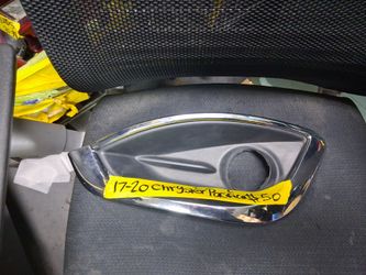 2017-20 chrysler pacífica left fog light cover