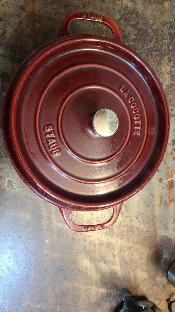 Staub LA Cocotte Dutch Oven- Beautiful Red/maroon Color-10 Inch