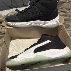 BLK PUMA BASKET BALL SHOES