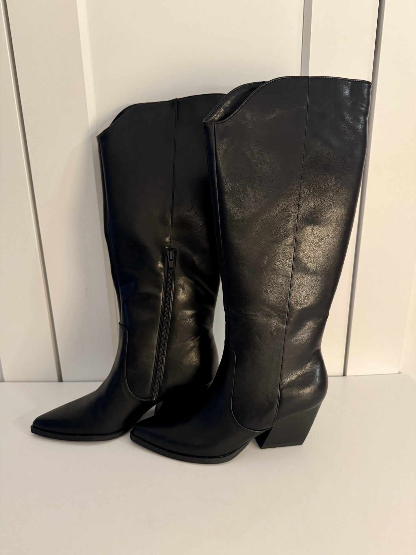 NEW DV by Dolce Vita Kyleah, Size 8, Black Heeled Knee High Boots
