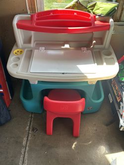 Step 2 Children’s Desk With Chair
