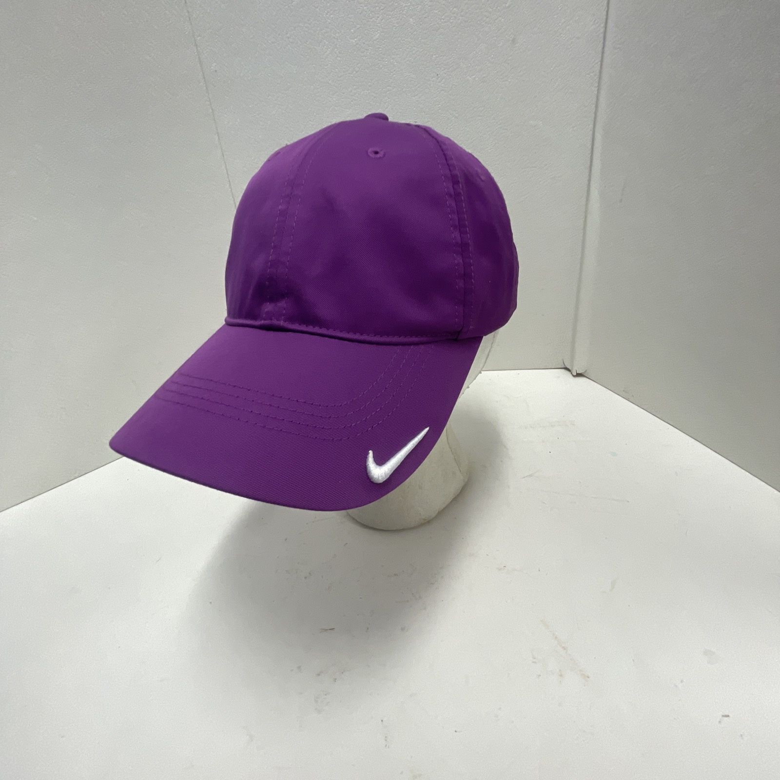 Nike Golf Strapback Baseball Cap Purple One Size Adjustable Embroidered