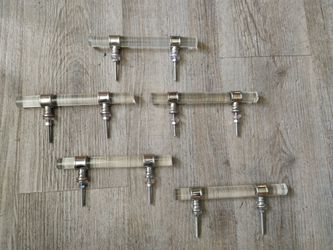 Clear Acrylic Cabinet/Drawer Pull Handle For Sale (Set of 5)
