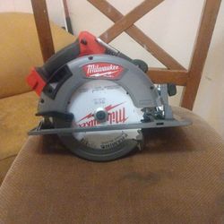 Milwaukee Circular Saw