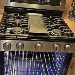 LG Thin Q Gas Stove