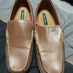 Like new Mens size 10.5 Tommy dress shoes