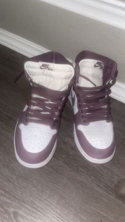2 pairs of Jordan’s 2