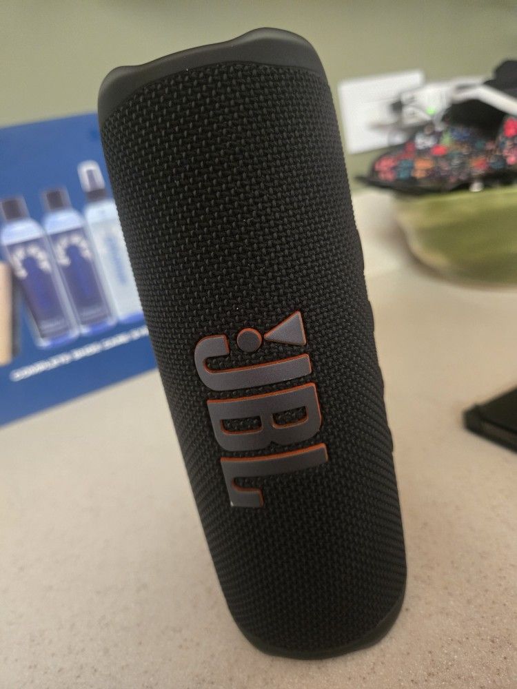 JBL Flip 6 Like New Authentic