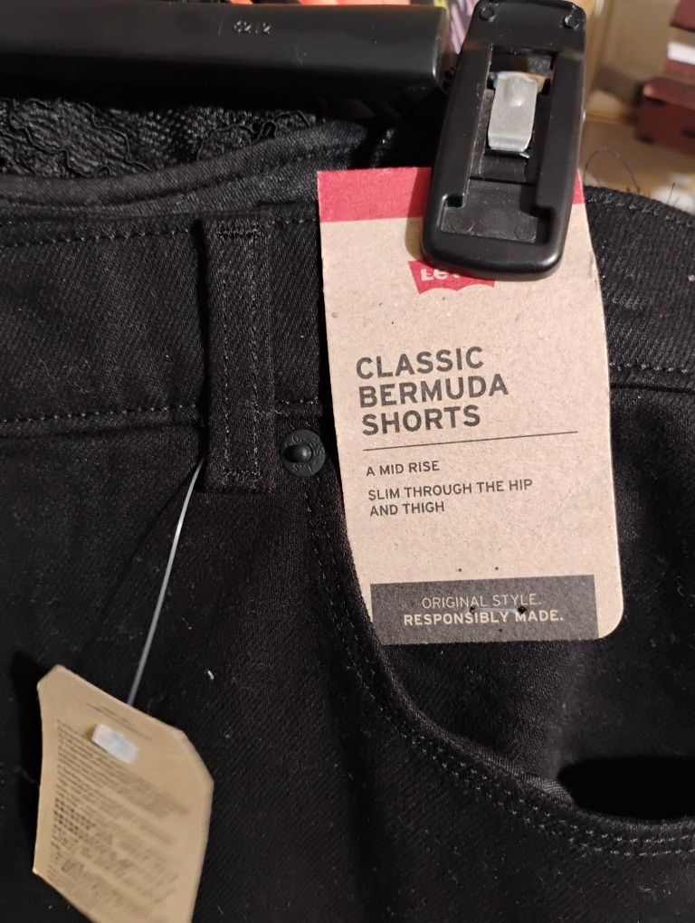 Ladies Levi's Bermuda Shorts 