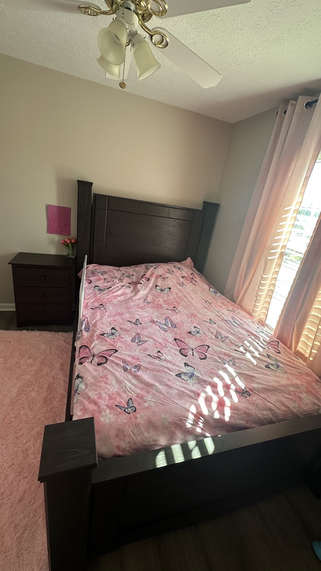 Full Size Bed With Mattress & Nightstand