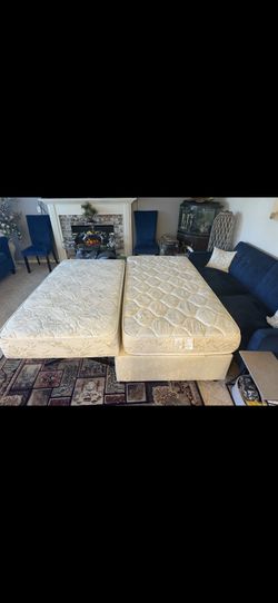 Twin Mattress/trundle (like New)
