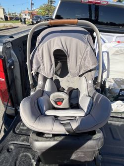 Nuna Car Seat With Base