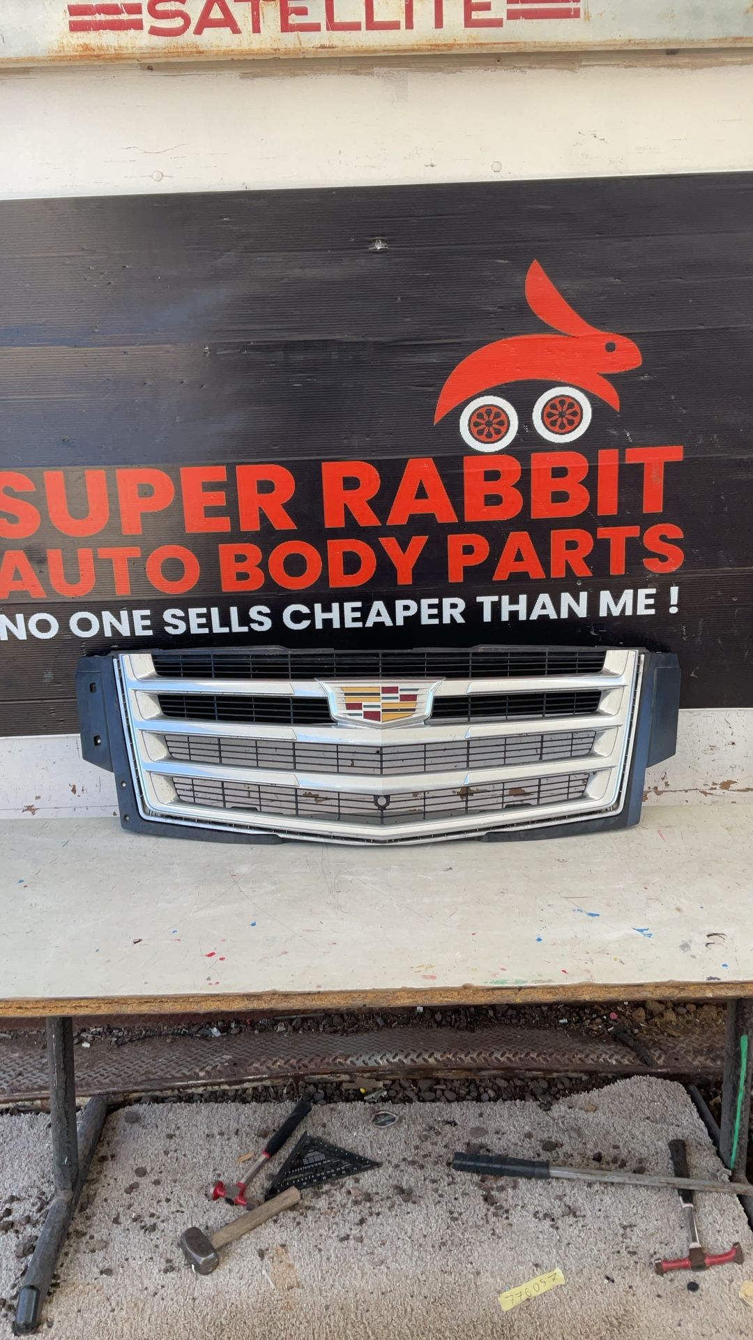 2015 Escalade Grille OEM 2020