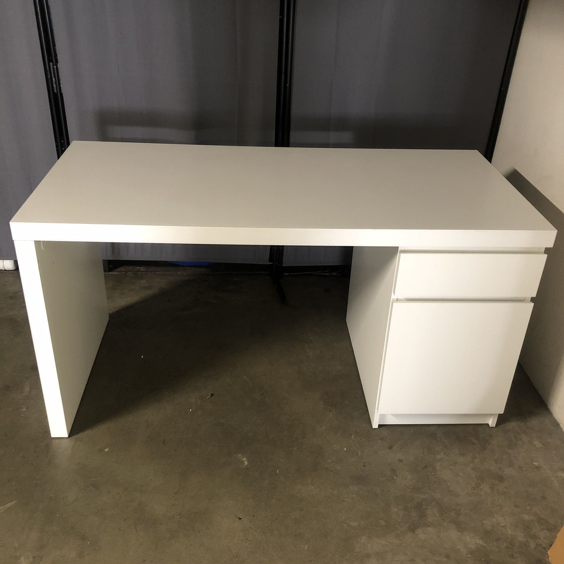 Desk IKEA Malm