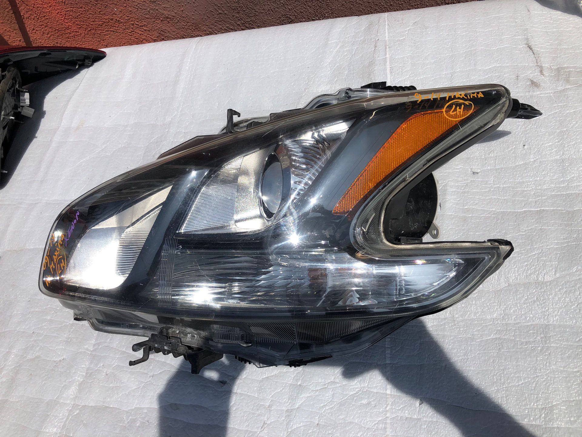 2009-2014 Nissan Maxima Headlight Left Driver Side