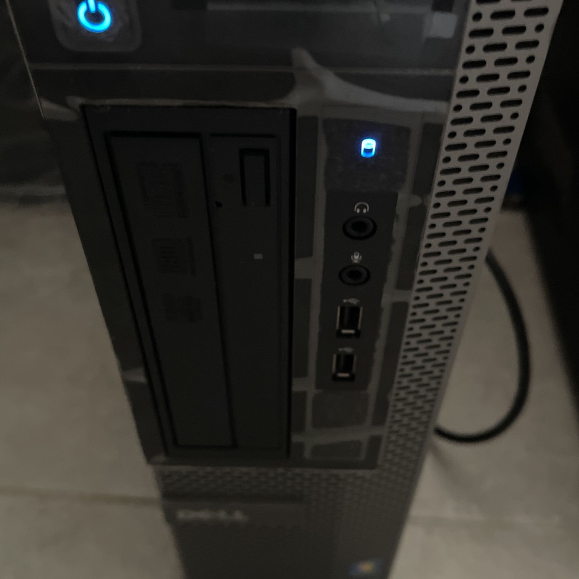 Dell Optiplex Computer 3010 Windows 7+monitor+KB+mouse