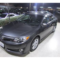 2014 Toyota Camry SE Sedan 4D