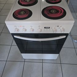 24in Stove Almost New 