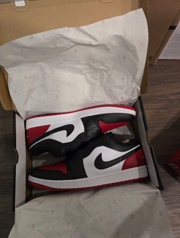 Jordan Air Retro 1 Low Casual Shoes, 13, White-Black-Varsity Red-White