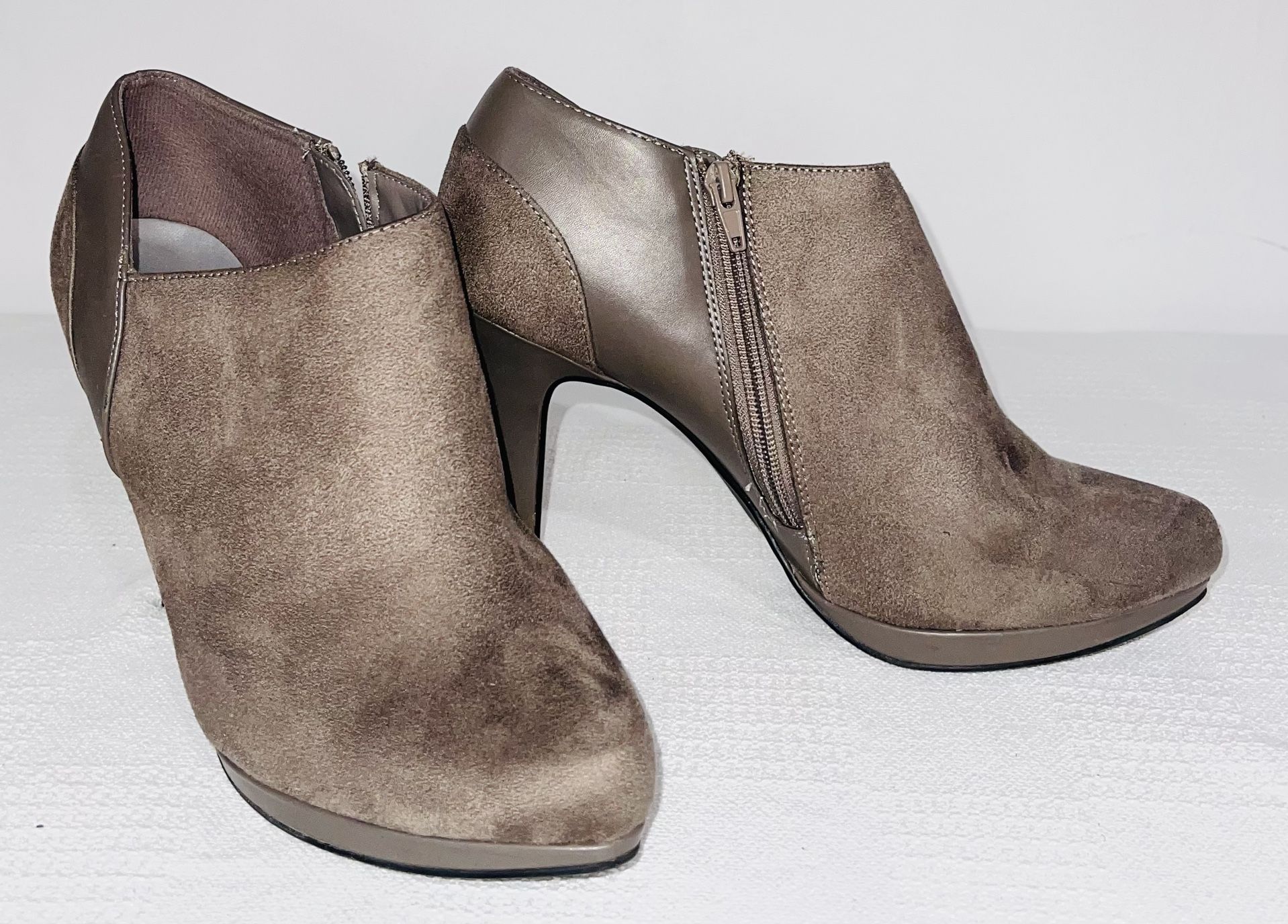EUC Women’s Brown Xappeal Dutchess bootie size 11