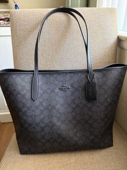 Ladies hand bag