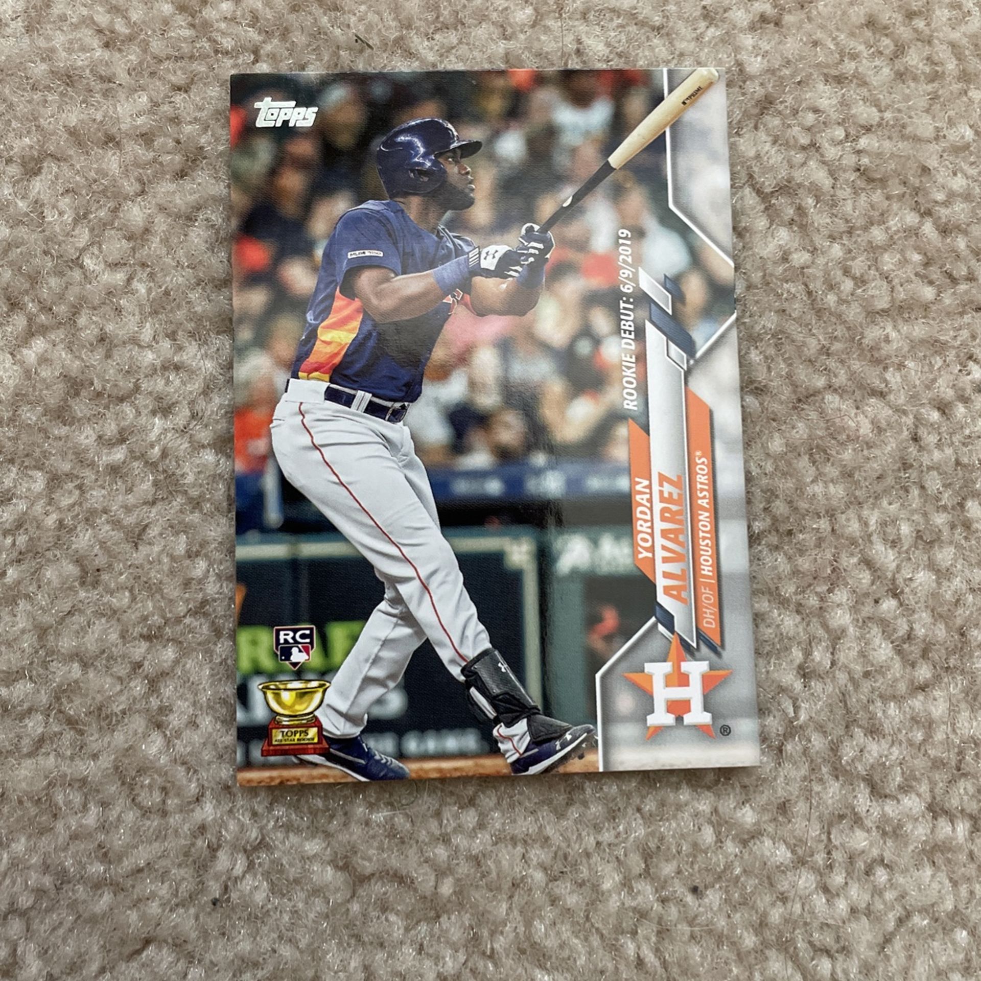Yordon Alverez Rookie Card