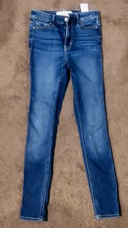 HIGH-RISE MEDIUM WASH SUPER SKINNY JEANS / Women's / Size 00S