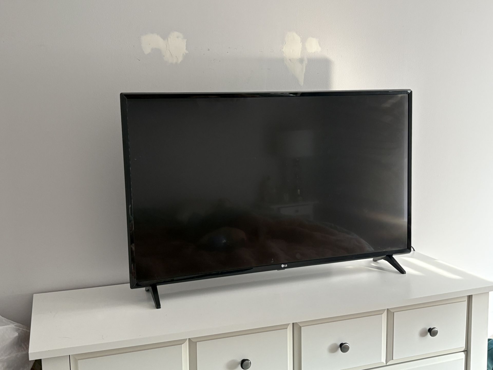 LG 43” Smart TV