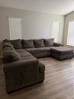 Sectional Couch with pull out bed