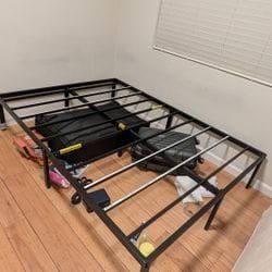 New queen size metal bed frame