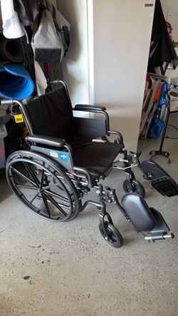 Medline Wheelchair with Elevating Leg Rest