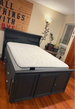 Capitan Full Size Bed - Mattress