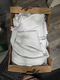 White round tablecloth 120 in qty. 8