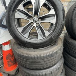 Toyota Highlander Tire 