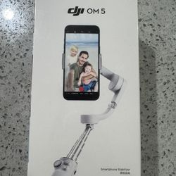 DJI OM 5 Smartphone Gimbal Stabilizer 