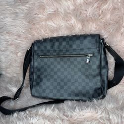 Louis Vuitton Damier Graphite Messenger Bag
