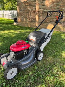 Honda HRX217 with bag everything works as it should looking for best competitive offers!