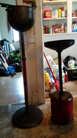 Automatically oil stand they both rise up and down .