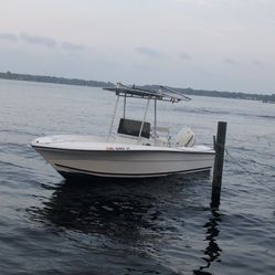 Angler 20.5ft Center Console