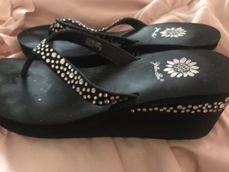 Yellow box shoes 7.5 wedges