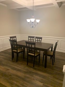 Extendable  Brown Table With 6 Chairs