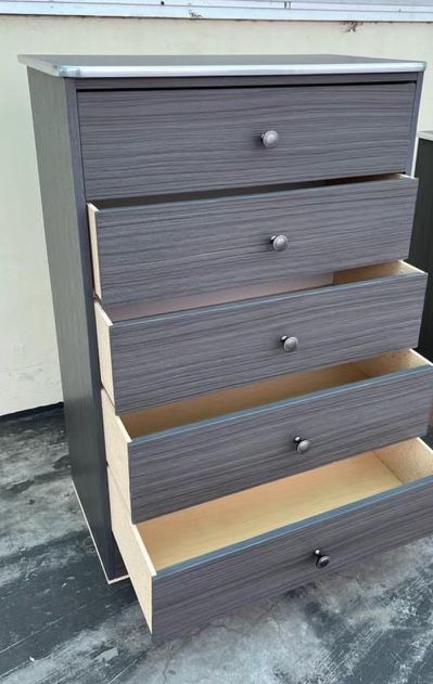 Five Drawers Dresser