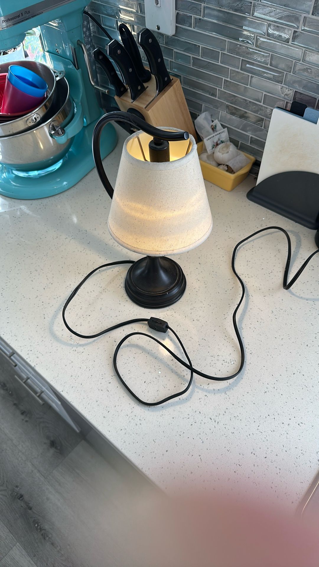 Cute Little Antique Style Lamp With On/off Switch 