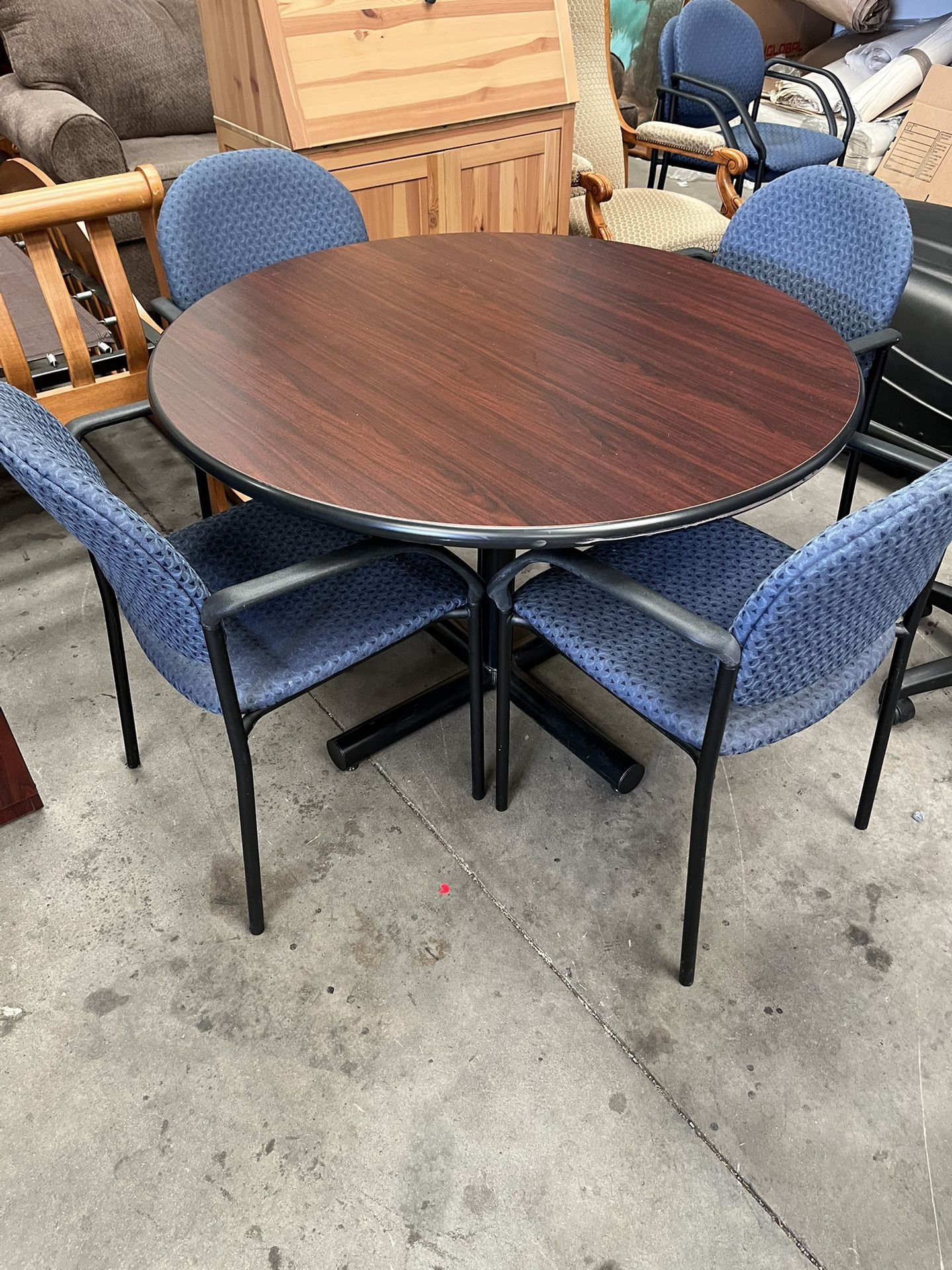 Regency Kobe 48-Inch Round Breakroom Table, Mahogany, and 4 Restaurant Stack Chairs