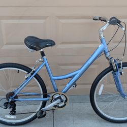 26"x2.0. NISHIKI TAMARACK WOMENS HYBRID BIKE. 21 SPEEDS.  FRESHLY TUNE UP. EXCELLLENT CONDITION 👌🏼