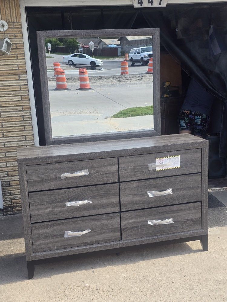 DRESSER WITH MIRROR